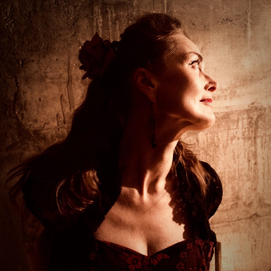 1-COVERBILDE-TOVE-BOYGARD-ELD-foto_-Espen-Liane-1024x1024 1-COVERBILDE-TOVE-BOYGARD-ELD-foto_-Espen-Liane-1024x1024
